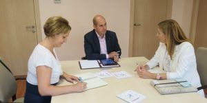 FOTONOTA. CONSEJERIA DE ECONOMIA, EMPRESAS Y EMPLEO. REUNION VICERRECTORA TRANSFERENCIA