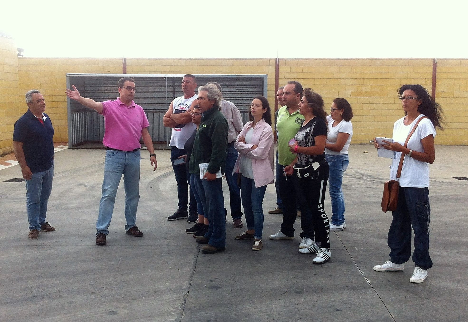 Los alumnos del taller de Empleo de Fontanar visitan la Planta de Voluminosos de la MVH