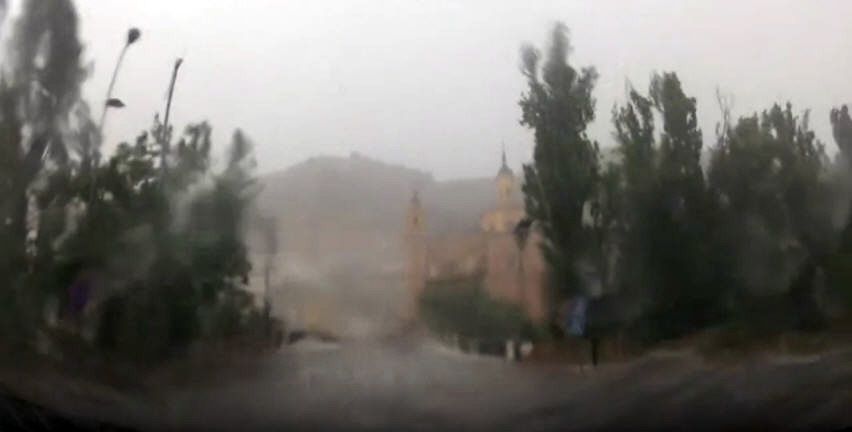 La lluvia hace de Cuenca un ramillete de impresiones