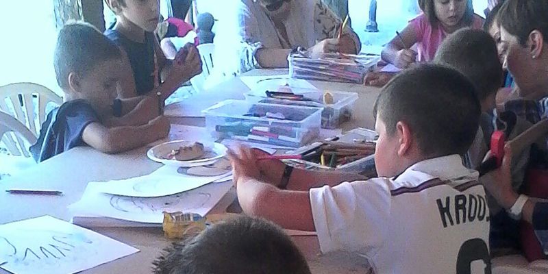 Los más pequeños de Trillo y Torija conocen la figura de Cervantes a través de las jornadas infantiles organizadas por el Gobierno regional