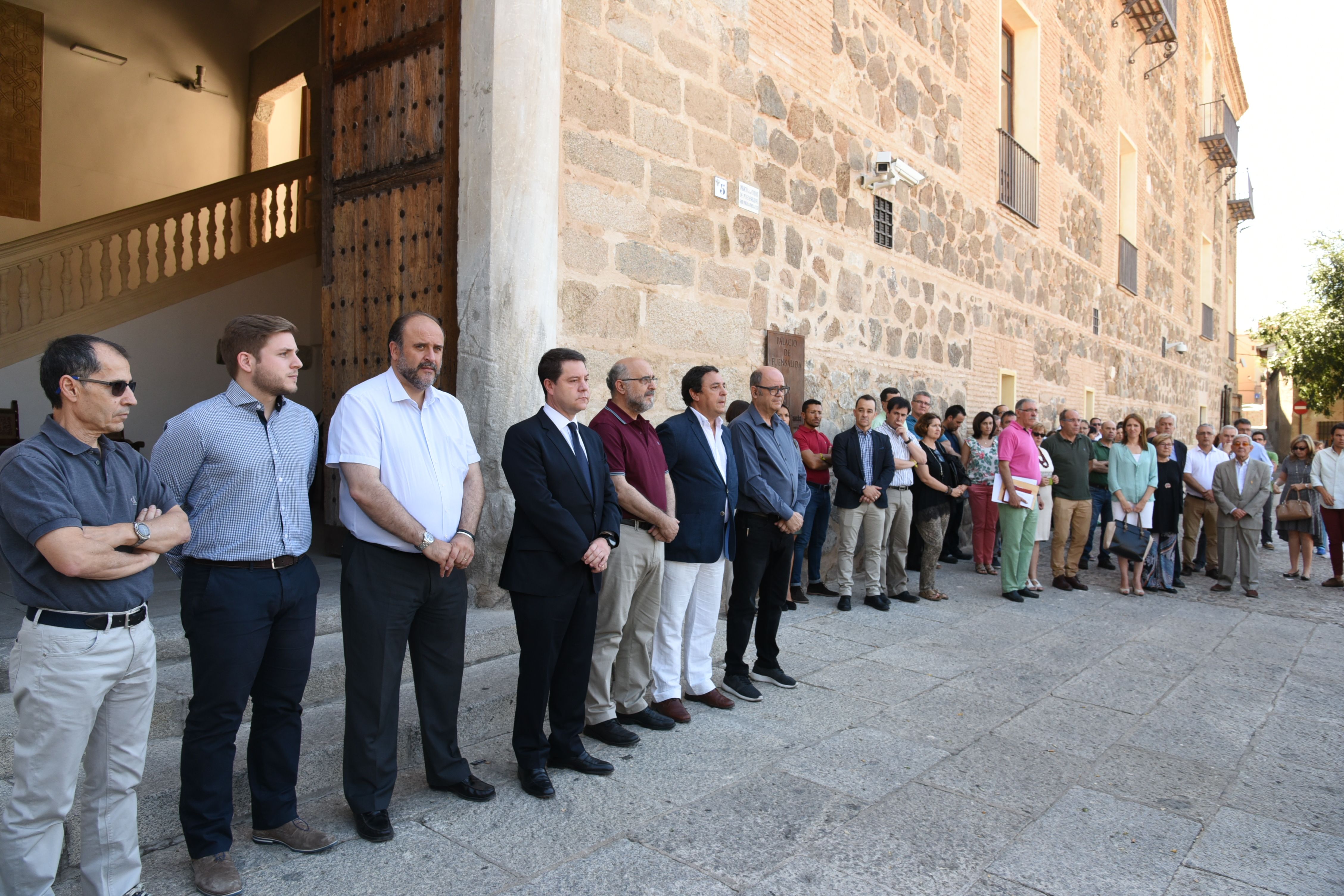 Instituciones y organismos se suman al minuto de silencio por el atentado en Niza