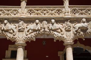 Palacio del Infantado; detalle del patio de los leones