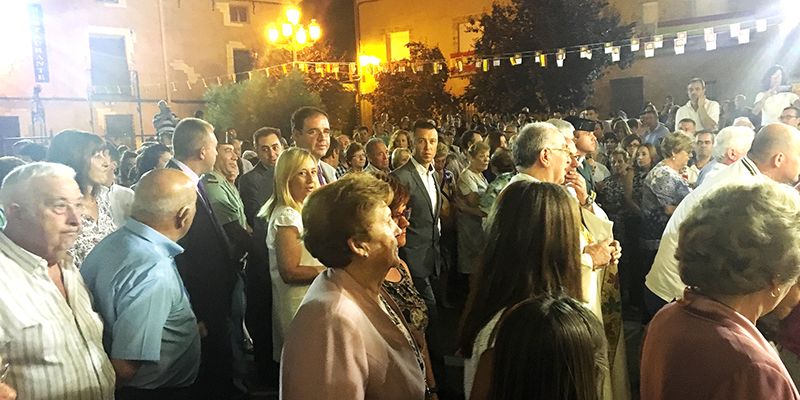 Benjamín Prieto participa en la procesión de Santa Ana en Carrascosa del Campo