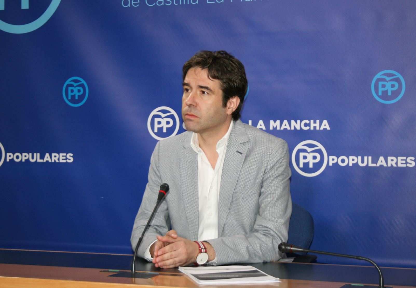 Lorenzo Robisco denuncia que con Page “ya se vuelven a meter facturas en los cajones”