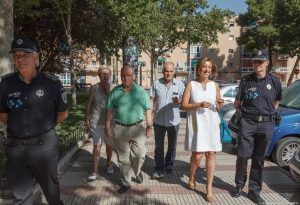 Encarnación Jiménez Visita al barrio de Manantiales con la Asociación de Vecinos