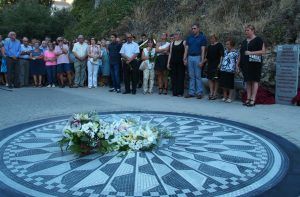 Homenaje a Laura y Marina