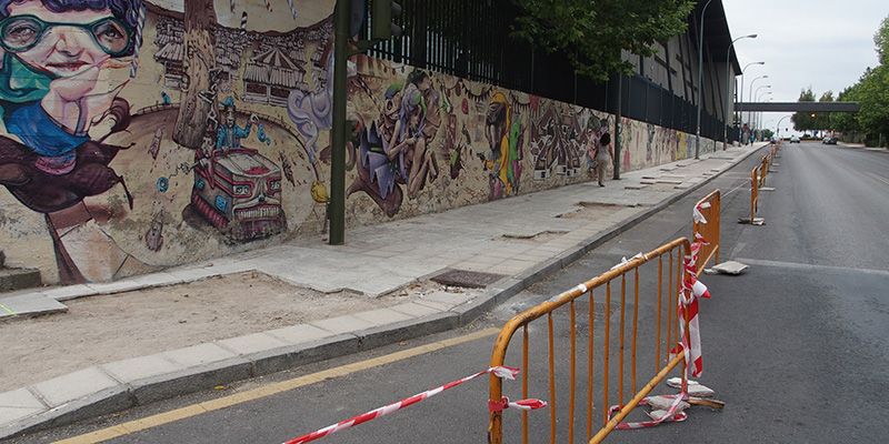 Comienzan los trabajos de reparación de las aceras de la Avenida de los Alfares en Cuenca