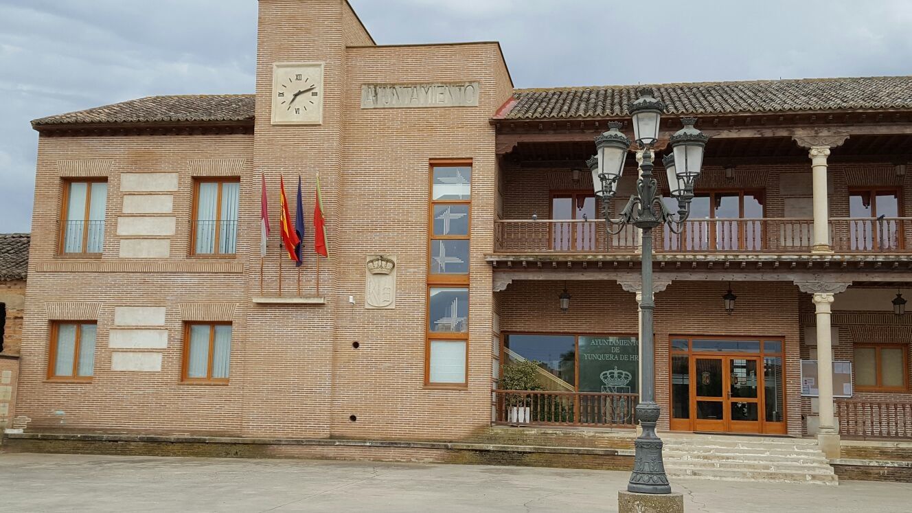 El PP de Yunquera consigue el respaldo del Pleno para bajar los impuestos locales