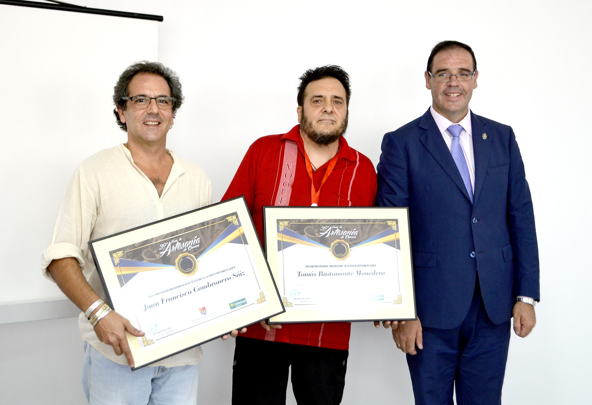 Diputación reconoce a Tomás Bux y Juan Cambronero su continua y constante contribución a la Feria de Artesanía de Cuenca