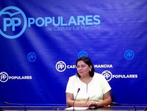 Cesarea Arnedo, diputada regional del PP hoy en rueda de prensa 08082016
