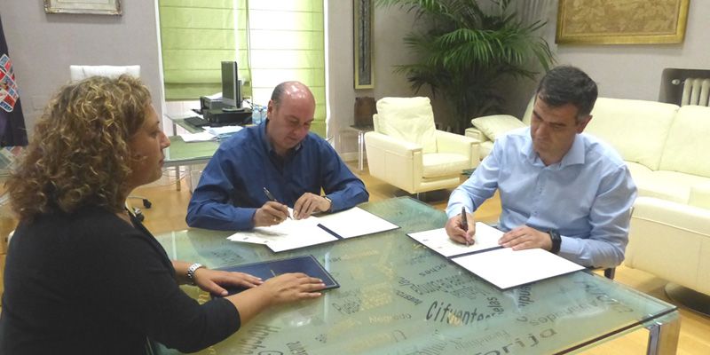La Diputación y el Ayuntamiento de Guadalajara renuevan la colaboración para atender necesidades de emergencia social