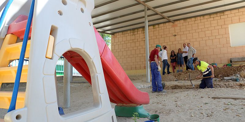 La Junta compensará a los ayuntamientos acogidos al Plan Extraordinario de Empleo con el pago de los materiales