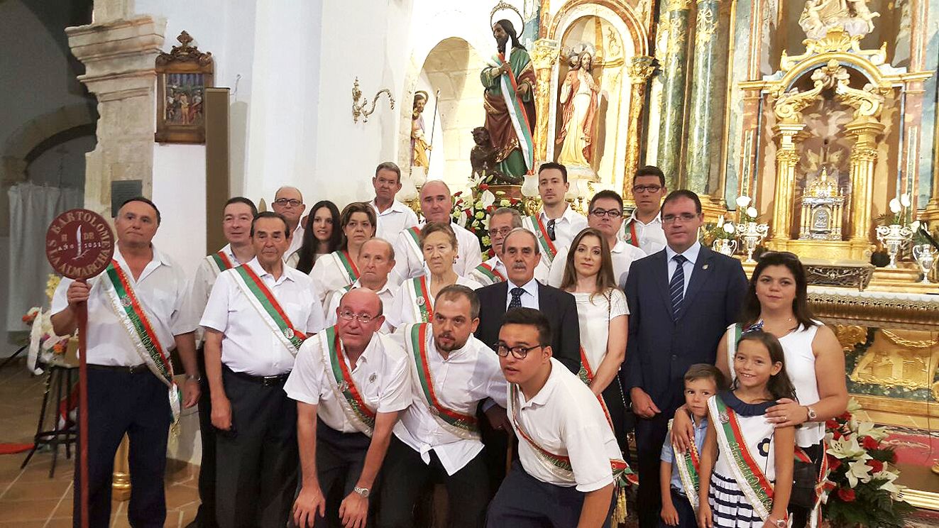 Prieto ensalza en La Almarcha el esfuerzo de la Hermandad de San Bartolomé por mantener vivo el fervor al Patrón