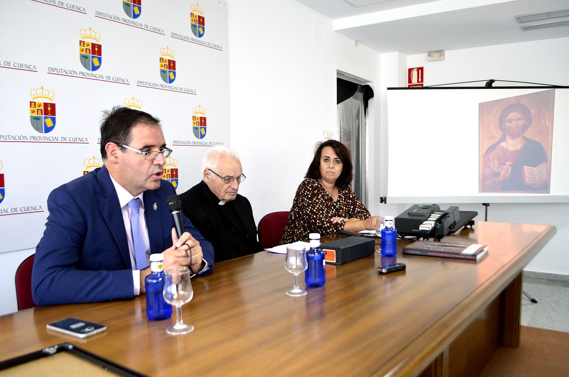 Anastasio Martínez Sáez acerca a los conquenses el arte del icono en el seno de la 30ª Feria de Artesanía de Cuenca