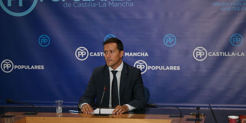 Velázquez denuncia los graves problemas que habrá en el inicio del curso escolar y la incertidumbre del sector de la educación