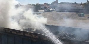 Un remolque cargado de basura se incendia en La Almarcha