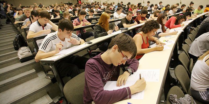 Engaño y frustración tras el proceso de oposición de maestros en Castilla-La Mancha