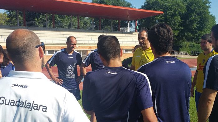 Ilusión y ganas en el inicio de la pretemporada del BM Guadalajara