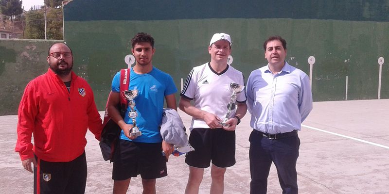 Samuel Carrasco y Policarpo Esteban y Cristian Gómez y Diego López vencen en el circuito de frontenis en Huete y Las Valeras