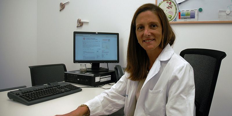 Una neumóloga del Hospital de Guadalajara participa en un trabajo internacional sobre técnicas de tratamiento de la apnea del sueño