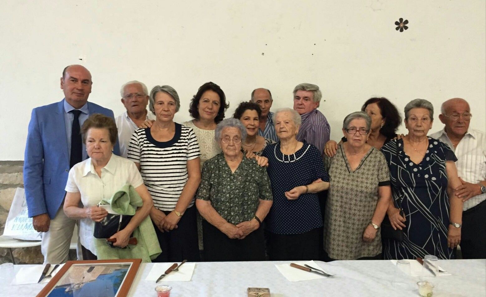 José Manuel Latre participa en el homenaje a una vecina de El Recuenco por su 100 cumpleaños