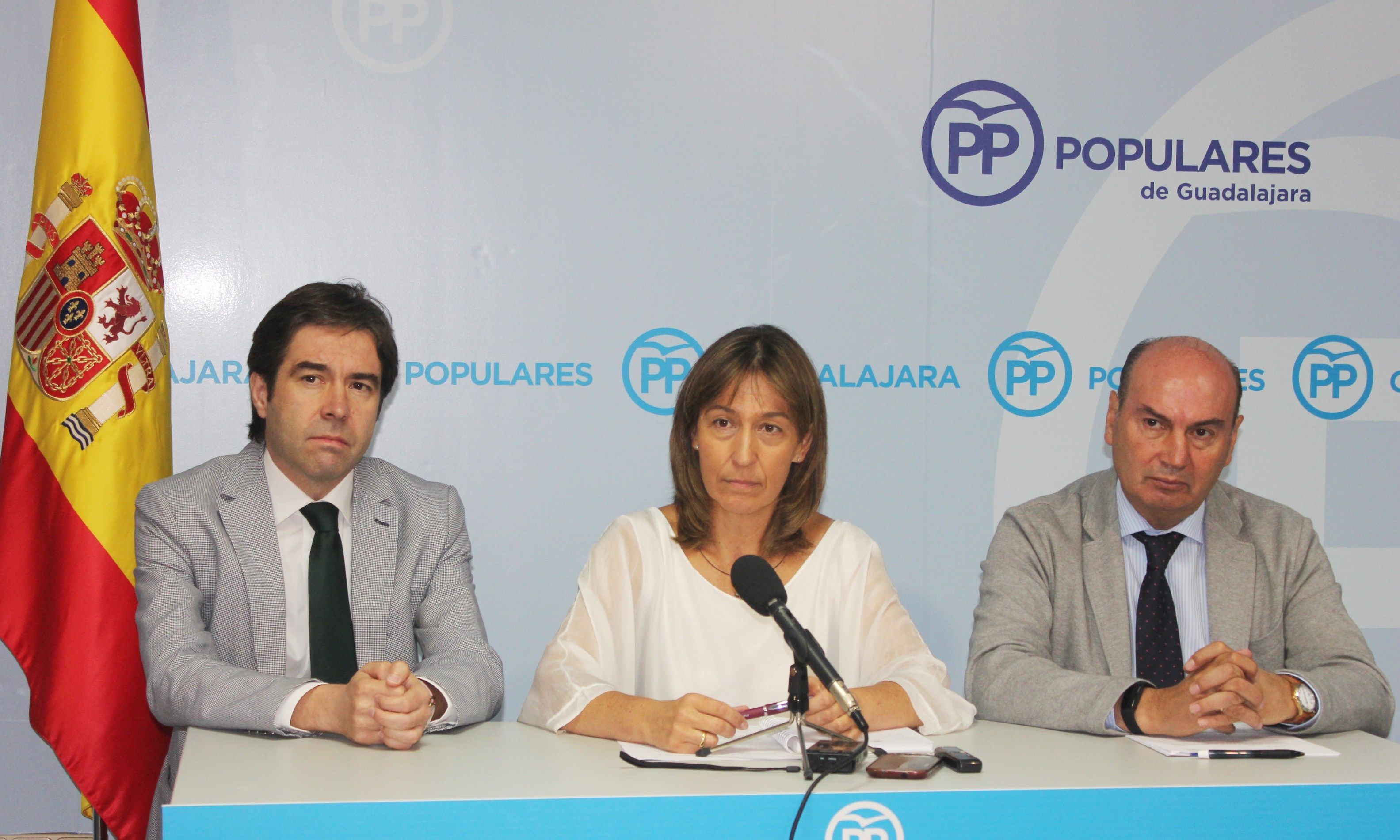 Ana Guarinos: “Page es una persona que ni tiene palabra ni tiene principios, engaña a todo el mundo e incumple lo que promete”