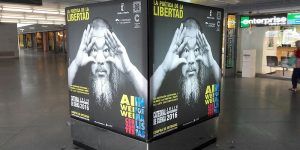 arranca-la-campana-de-promocion-de-la-exposicion-la-poetica-de-la-libertad-en-las-estaciones-de-madrid-y-valencia-y-en-los-trenes-ave