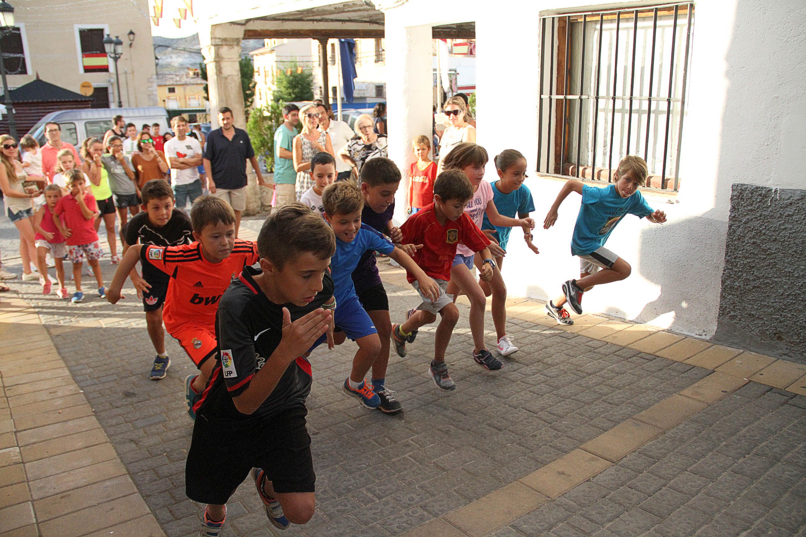 Emoción, participación y buen ambiente, notas dominantes de las fiestas de Pareja 2016