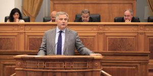 canizares-en-el-pleno-de-las-cortes-regionales-150916