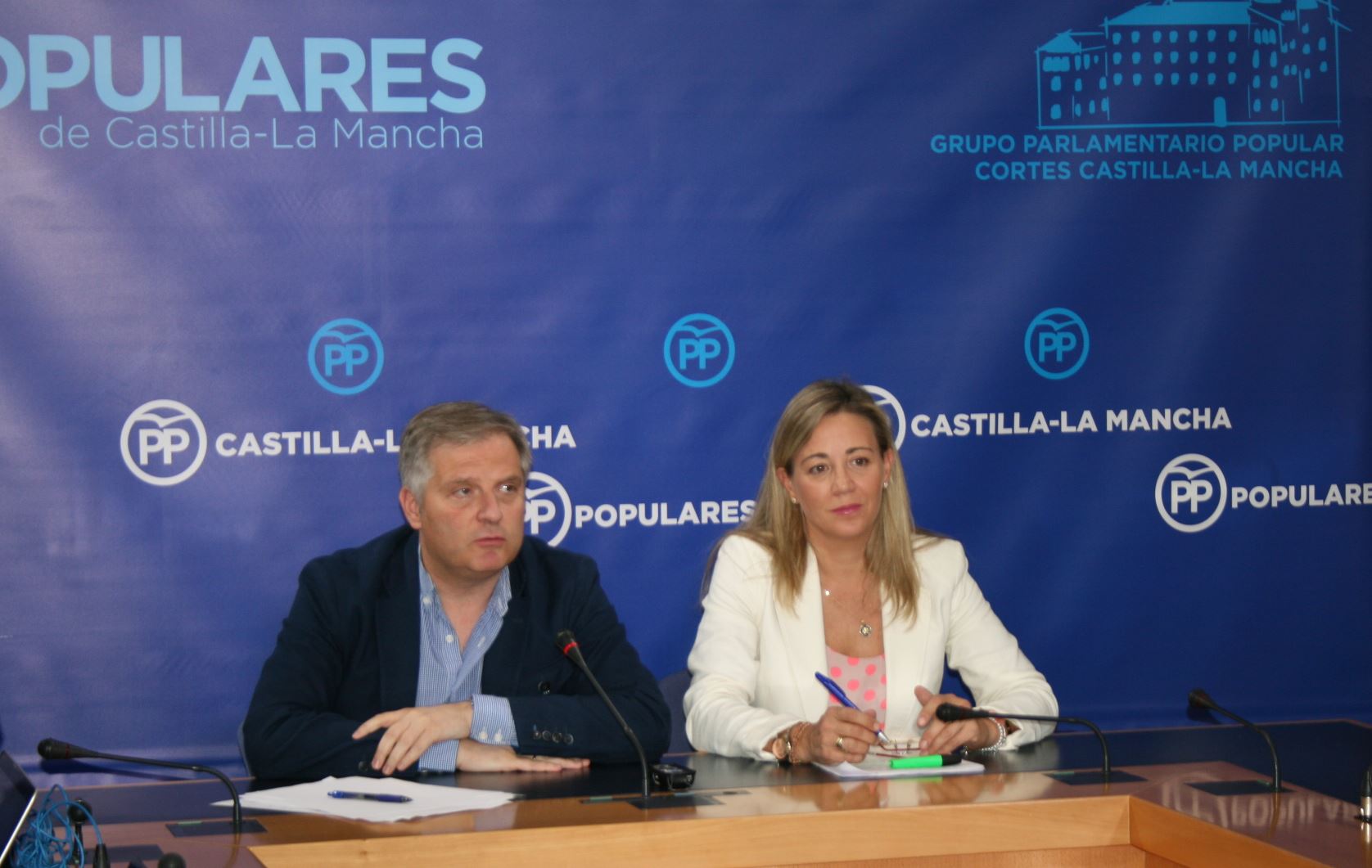 El PP asegura que todo lo que Page pactó con Podemos después de perder las elecciones se ha incumplido porque sabía que no se podía hacer