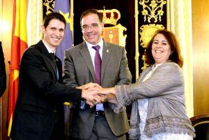 dandoselamanotrasconvenionota