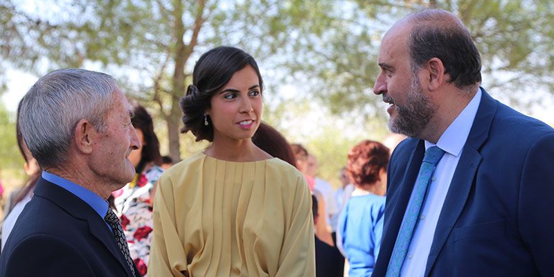 Martínez Guijarro asiste a la procesión de la Virgen de la Loma, patrona de Campillo de Altobuey