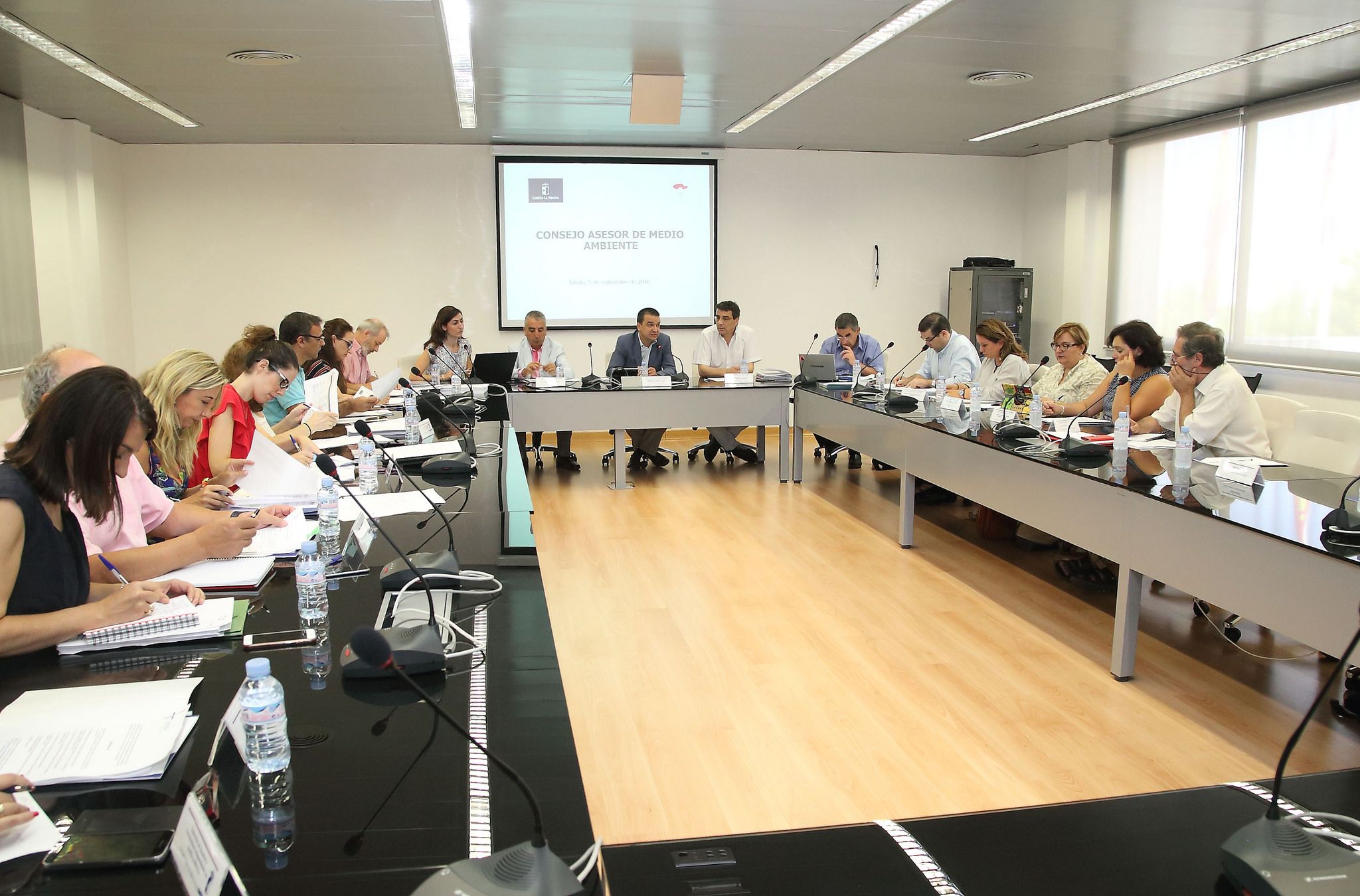 El Gobierno de Castilla-La Mancha presenta su estrategia para valorizar los espacios naturales y la actividad económica en espacios ZEPA