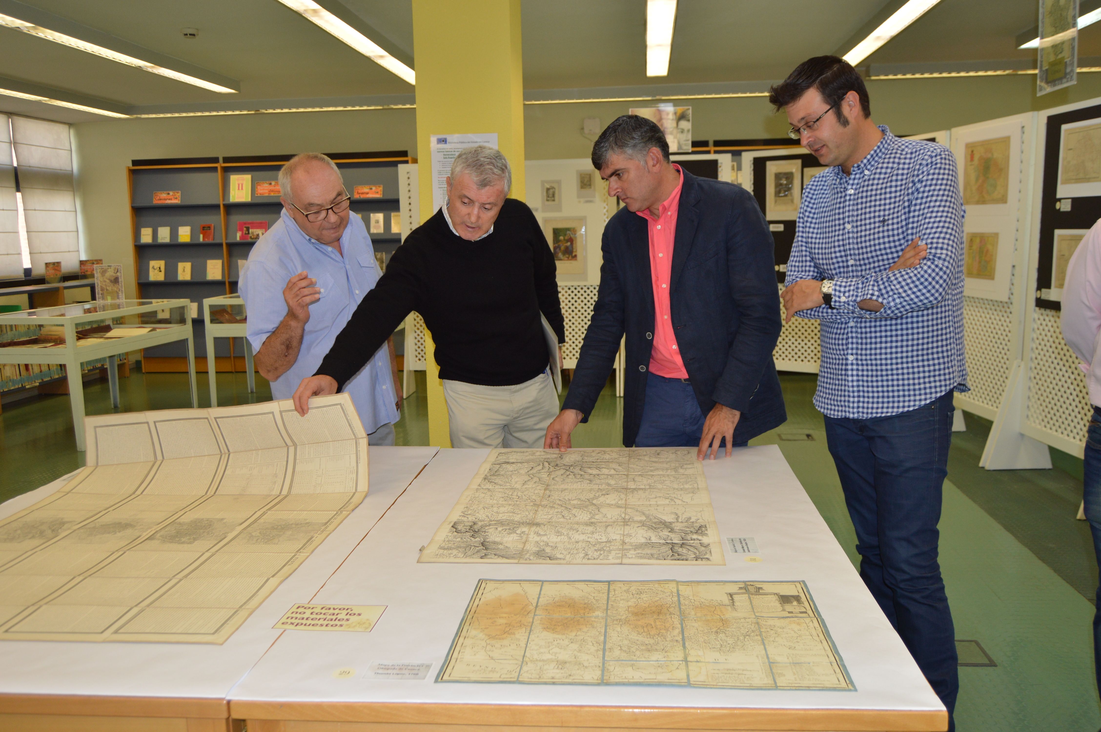 La biblioteca “Fermín Caballero” acoge una exposición de grabados cedidos por el coleccionista Antonio Escamilla Cid