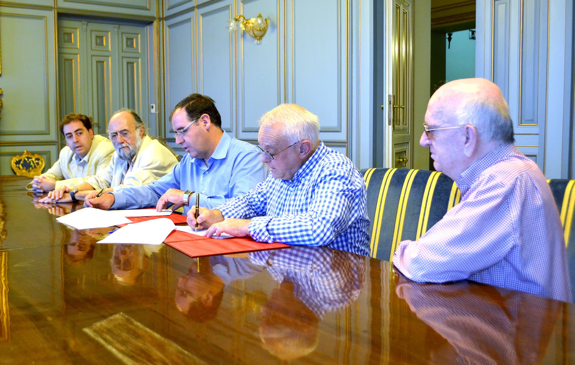 Diputación estrecha más aún sus lazos de unión con la Real Academia Conquense de Artes y Letras