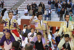 Joselito Adame corta dos orejas en Guadalajara.