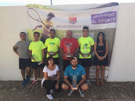 José Antonio y Roberto vencen en Villanueva de la Jara dentro del circuito de frontenis de la Diputación