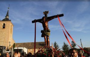 En Quer, cantan el himno a su Cristo de la Misericordia en medio de suspiros y lágrimas de despedida 3 Quer Cristo iglesia