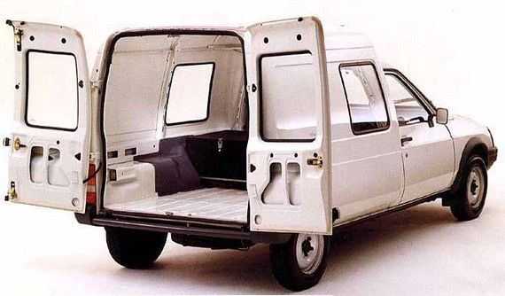 Roban  herramientas y dos vehículos en unas naves de las brigadas municipales