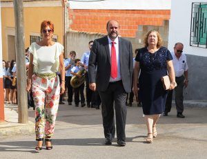 Martínez Guijarro asiste a las fiestas patronales en honor a Santa Águeda en Pinarejo 2 Manoli Galiano junto a Martínez Guijarro.