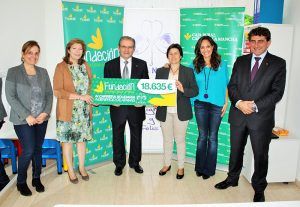 20161021-entrega-cheque-iv-carrera-solidaria