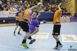 César Montes pide la ayuda de la afición para el partido contra BM Sinfín 2 FOTO / IGNACIO IZQUIERDO