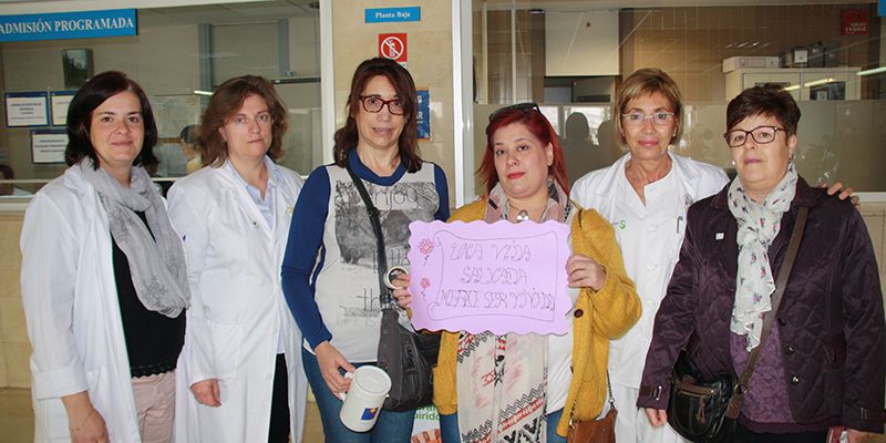 La Asociación de Daño Cerebral Sobrevenido (ADACE) instala una mesa informativa en el Hospital de Cuenca para sensibilizar sobre esta enfermedad