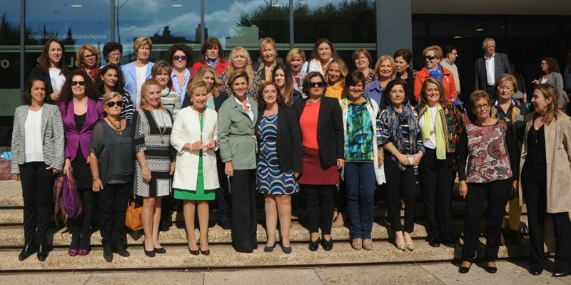 Cospedal: “Los españoles merecen un Gobierno que dé  confianza y haga desaparecer las incertidumbres”