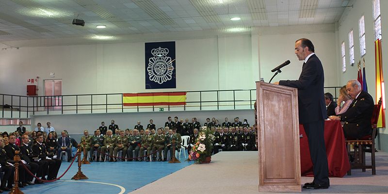 Gregorio destaca que “el Cuerpo Nacional de Policía desarrolla un servicio público imprescindible para la sociedad”