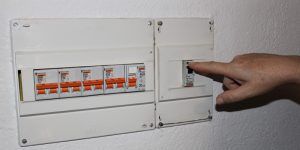 el-gobierno-regional-inicia-la-segunda-fase-del-plan-contra-la-pobreza-energetica-que-pondra-enfasis-en-el-ahorro-en-la-factura-de-las-familias