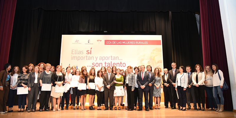 Page avanza que la Ley de Desarrollo del Mundo Rural primará a las explotaciones agrarias de titularidad compartida