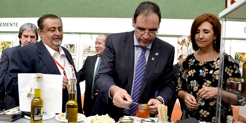 Prieto reivindica Feraga como un importante punto de encuentro de sectores estratégicos para la provincia