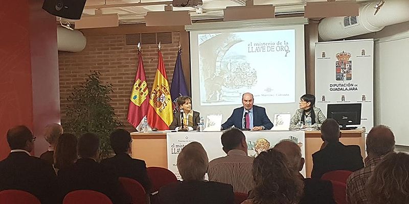 José Manuel Latre presenta ‘El misterio de la llave de oro’ de Miriam Martínez Taboada