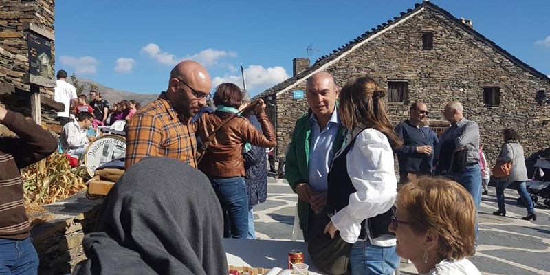 El presidente de la Diputación acompaña a los serranos en el Día de la Sierra celebrado en Campillo de Ranas